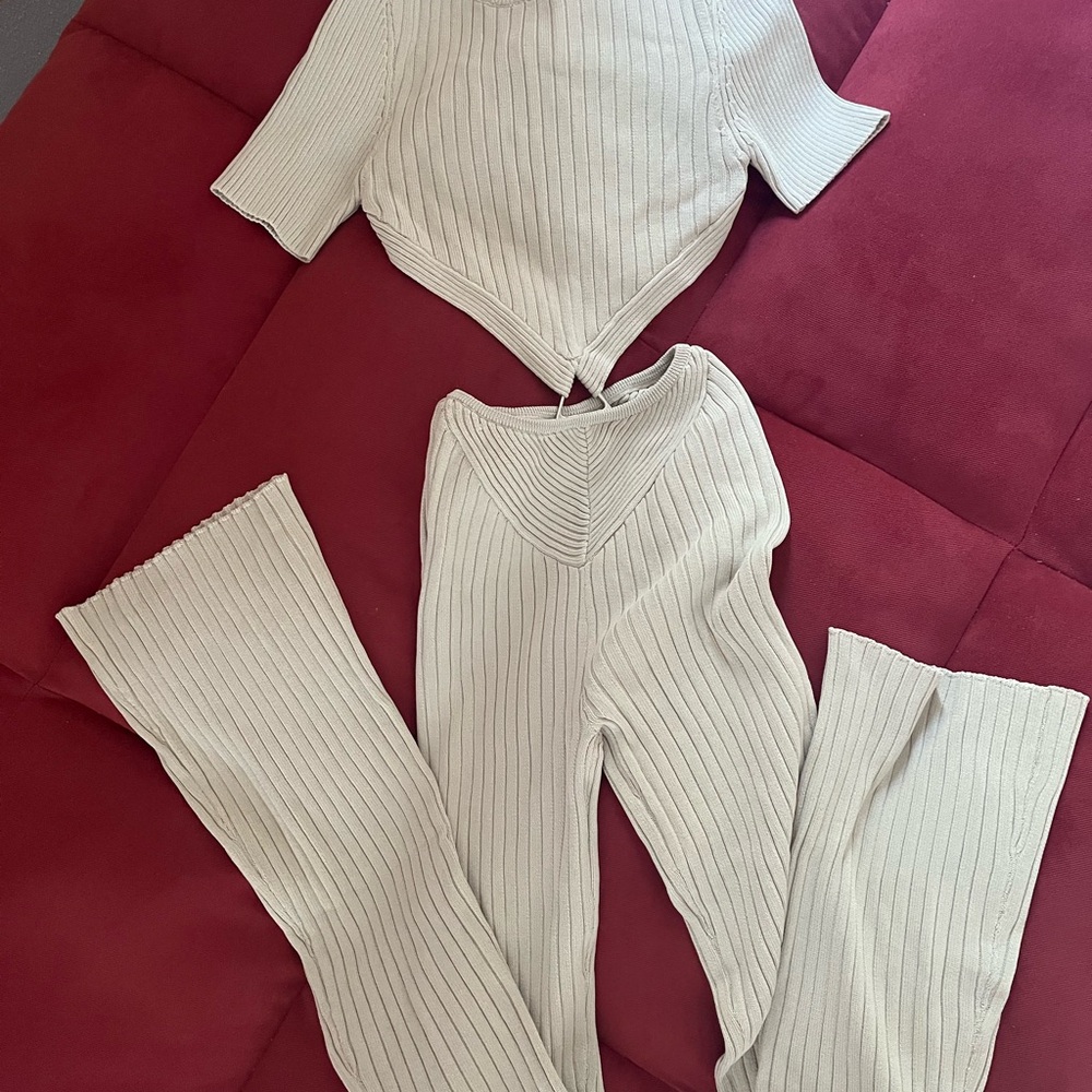 Maniere De Voir Cream Halter Jumpsuit with Cut-Out Details - Picture 4 of 6